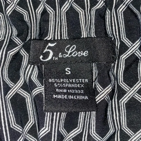 Black patterned romper - Picture 2 of 4